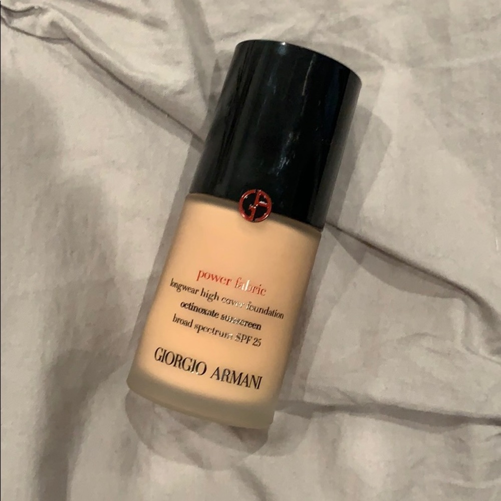 New! Giorgio Armani Power Fabric foundation #5
